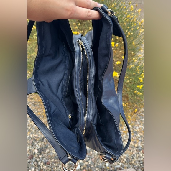 Coach Blue Leather Shoulder Hobo Bag with Gold Closure - Picture 6 of 7